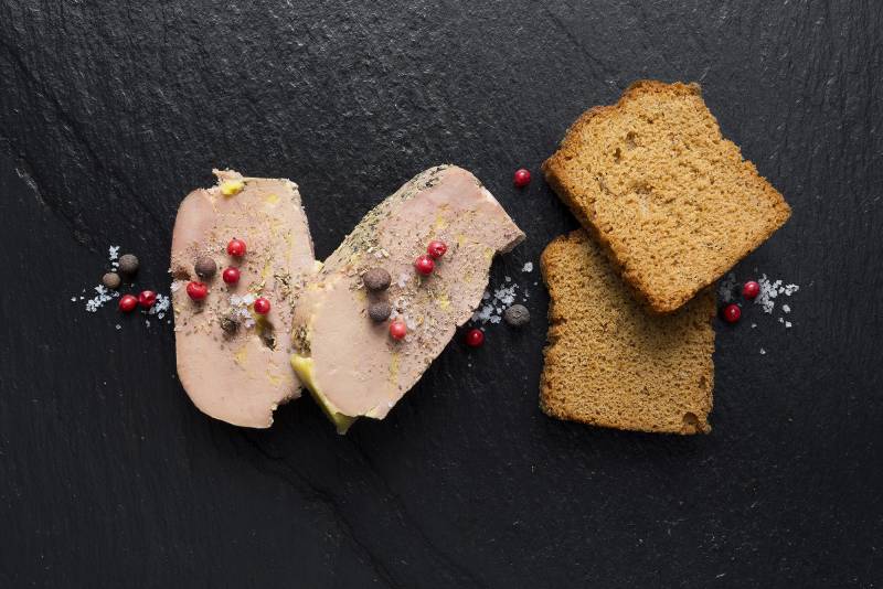 Semi-cooked duck foie gras with Espelette pepper